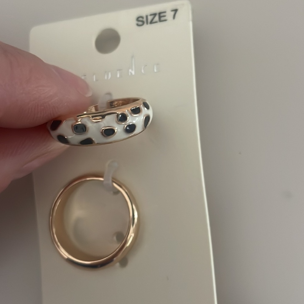 Fashion Rings - Picture 6 of 6